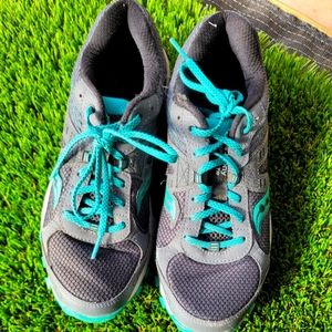 Womens Saucony sz 9.5
